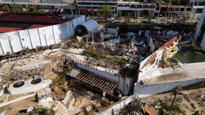 Una vista de los daños causados tras el paso del huracán Otis en Acapulco, estado de Guerrero, México, el 26 de octubre de 2023. (RODRIGO OROPEZA/AFP vía Getty Images)
