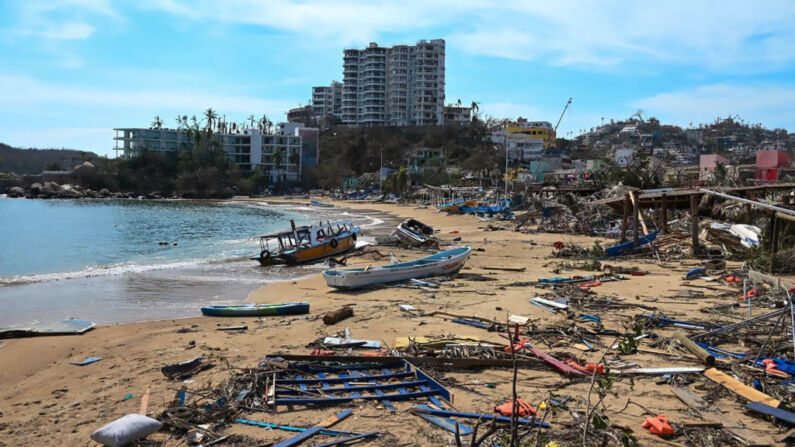 Vista de los daños en la zona de playa tras el paso del huracán Otis en Acapulco, estado de Guerrero, México, el 26 de octubre de 2023. (FRANCISCO ROBLES/AFP vía Getty Images)