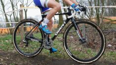 Dos mujeres transgénero ganan los primeros puestos en carrera de ciclismo femenino de Illinois