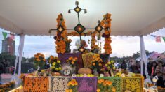 Monterrey obtiene récord Guinness por el altar más grande del mundo de Día de muertos