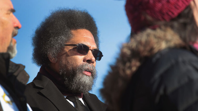 El activista político Cornel West en una foto de archivo de 2016. (Scott Olson/Getty Images)