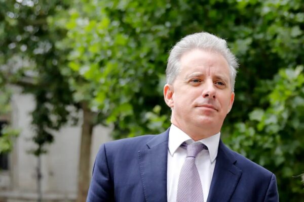 El ex oficial de inteligencia británico Christopher Steele en Londres, Reino Unido, el 24 de julio del 2020, rechazó una oferta de un millón de dólares del FBI para nombrar las fuentes que probaron las acusaciones desacreditadas en el infame "Steele Dossier" del 2016. (Tolga Akmen/AFP vía Getty Images)