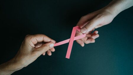 Más de 20,000 mujeres al año se ven afectadas por cáncer de mama en México