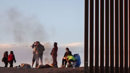 EE.UU. comenzará a recibir solicitudes de reunificación familiar para migrantes ecuatorianos