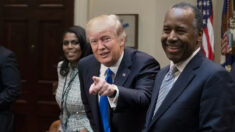 El respaldo de Ben Carson y los temas bíblicos protagonizan la campaña de Trump en Sioux City