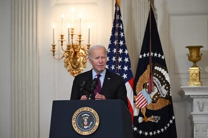 El presidente Joe Biden habla sobre la protección de la seguridad de la jubilación, en el Comedor de Estado de la Casa Blanca, en Washington, el 31 de octubre de 2023. (Andrew Caballero-Reynolds/AFP vía Getty Images)
