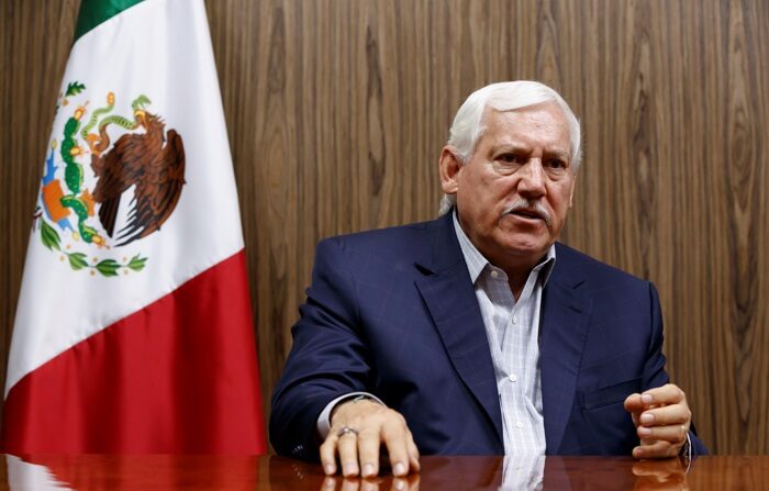 Foto de archivo del secretario de Agricultura y Desarrollo Rural de México, Víctor Villalobos. (EFE/José Méndez)