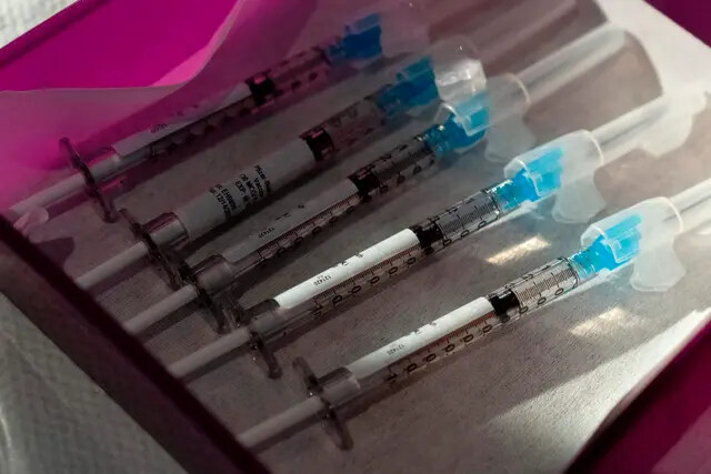 Vacunas COVID-19 en una fotografía de archivo. (Jacquelyn Martin/AFP vía Getty Images)