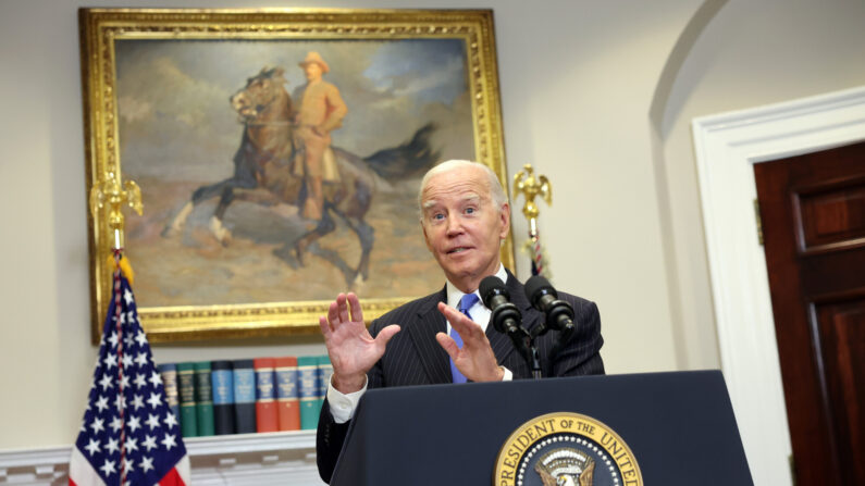 El presidente Joe Biden pronuncia un discurso en la Casa Blanca en Washington el 6 de octubre de 2023. (Kevin Dietsch/Getty Images)