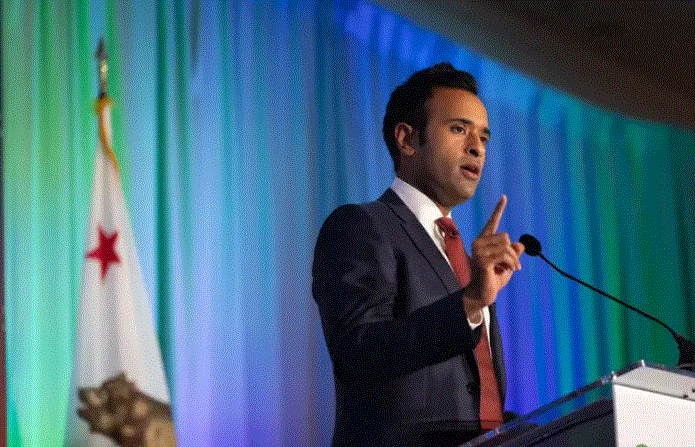 El candidato presidencial Vivek Ramaswamy habla en la conferencia 2023 CA GOP en Anaheim, California, el 30 de septiembre de 2023. (John Fredricks/The Epoch Times)