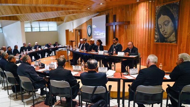 Una reunión con el consejo permanente de la Conferencia del Episcopado Mexicano (CEM), 13 noviembre, en Ciudad de México, México. EFE/ Campaña de Claudia Sheinbaum/Imagen solo para la nota que la acompaña