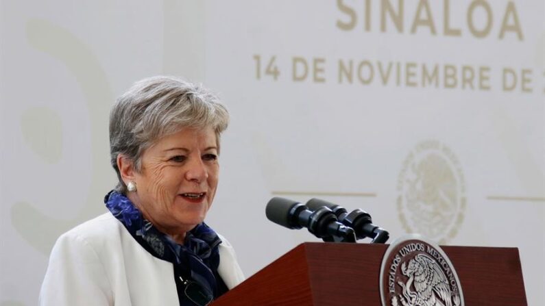 La canciller mexicana, Alicia Bárcena, durante una conferencia de prensa en Culiacán, México. (Presidencia de México/ EFE)