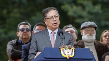 Colombia intenta determinar si el criminal ecuatoriano ‘Fito’ está en el país, dice Petro