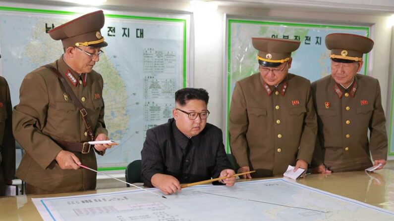 Fotografía de archivo donde aparece el líder norcoreano Kim Jong Un. EFE/Kcna