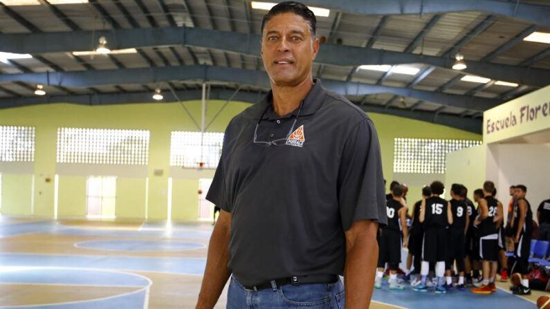 Foto de archivo del exbaloncestista puertorriqueño José "Piculín" Ortiz. EFE/Thais Llorca