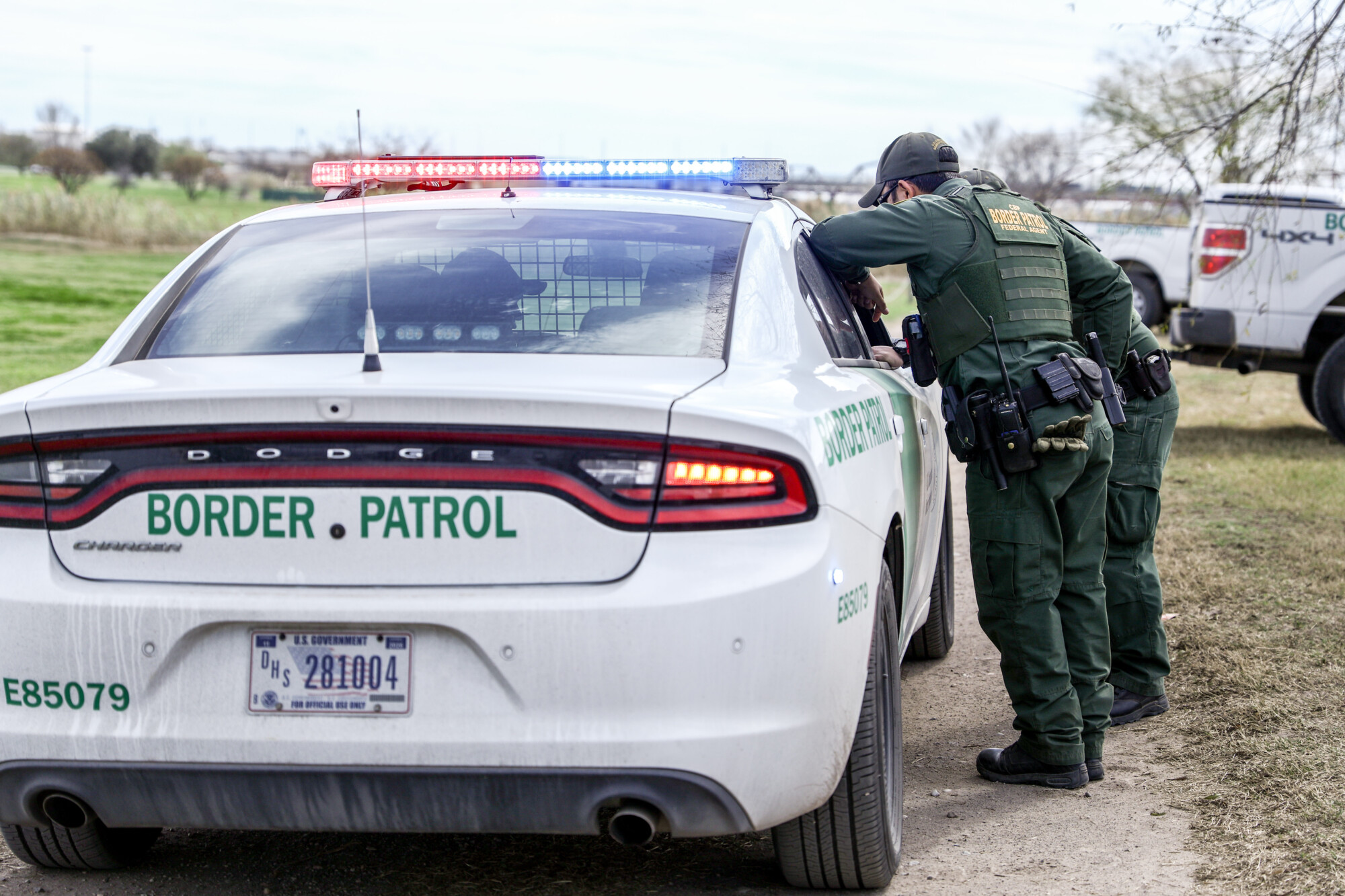 Persecuciones vehiculares se agravan en la frontera de Texas en medio de la crisis migratoria