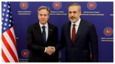 Blinken promete ampliar “significativamente” la ayuda a Gaza durante su visita a Turquía