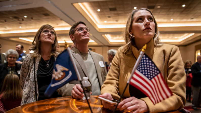 Los partidarios de un candidato republicano a la gobernación de Luisiana, en Baton Rouge, Luisiana, el 16 de noviembre de 2019. (Sergio Flores/Getty Images)