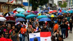 Marcha en silencio por muerte de manifestantes durante una protesta antiminería en Panamá