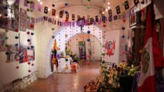 Ecuador, México y Perú exhiben altares preparados para «recibir» a sus muertos en Bolivia