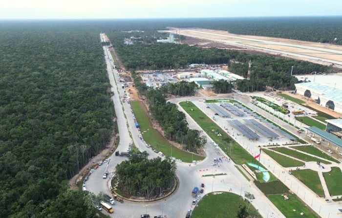 Fotografía aérea donde se observa el nuevo Aeropuerto Internacional de Tulum, el 29 de noviembre de 2023, en Tulum, México. (EFE/ Lourdes Cruz)