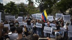 Activistas venezolanos protestan en Caracas para exigir el cierre de «centros de tortura»