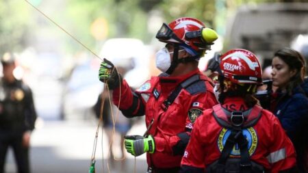 Bomberos de América Latina y EE.UU. se reúnen en México para discutir mejoras laborales