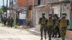 Liberan a 200 militares colombianos retenidos por campesinos en el suroeste del país