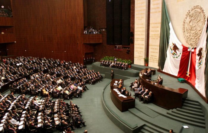 Una foto de archivo de  la Cámara de Diputados  el 01 de septiembre de 2005 en el Palacio Legislativo de Ciudad de Mexico. (SUSANA GONZALEZ/AFP via Getty Images)