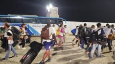Autobuses con extranjeros salen de Gaza a Egipto por segundo día consecutivo