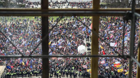 Detienen a un exmiembro de la Guardia Nacional por la irrupción en el Capitolio del 6 de enero