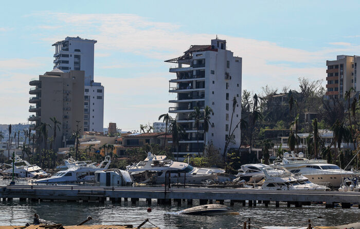 Fotografía de una zona afectada tras el paso del huracán Otis, en Acapulco, México, 8 de noviembre de 2023. (EFE/David Guzmán)