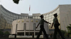 Un Ministerio del PCCh amenaza con castigar a quienes predigan el “hundimiento” de la economía china