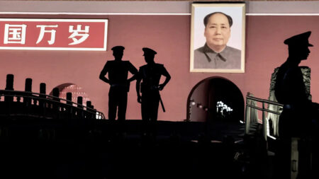 El PCCh recorta su fuerza policial; expertos señalan la economía y colapsos de antiguos regímenes comunistas