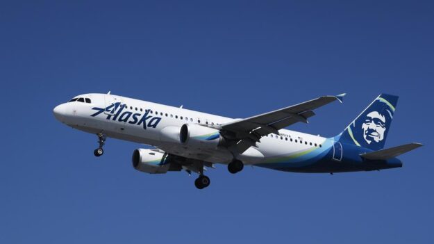 Alaska Airlines acuerda adquirir Hawaiian Airlines por 1900 millones de dólares