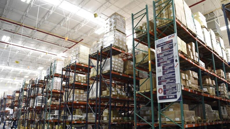 Vista de un almacén de cargas de exportaciones, en una fotografía de archivo. EFE/Luis Torres