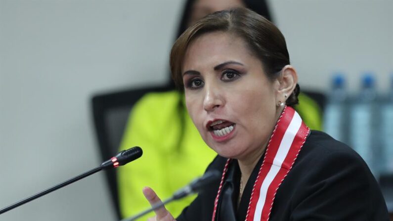 La fiscal general de Perú, Patricia Benavides habla ante la Comisión de Fiscalización del Congreso peruano el 5 de diciembre de 2023, en Lima (Perú). EFE/ Paolo Aguilar