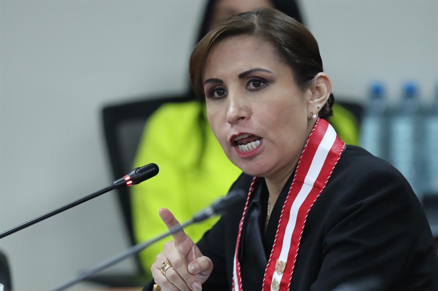 Fiscalía pide impedir salida de Perú de suspendida fiscal general