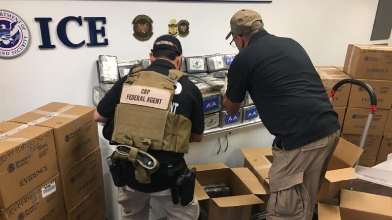 Tres hombres fueron detenidos este lunes en Puerto Rico por distribuir fentanilo y cocaína y por delitos relacionados con armas de fuego, informó la Fiscalía federal en la isla. Imagen de archivo. EFE/Jorge Muñiz