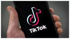 TikTok exige a los usuarios que introduzcan contraseñas de iPhone para ver el contenido, según reportes