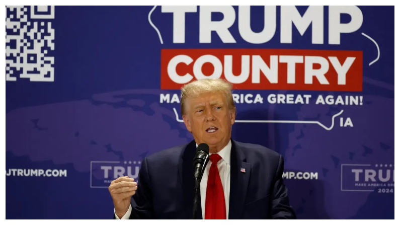 El ex presidente y aspirante presidencial para 2024 Donald Trump habla en un evento del Equipo Trump Iowa Commit to Caucus en Maquoketa, Iowa, el 20 de septiembre del 2023. (Kamil Krzaczynski/AFP vía Getty Images)