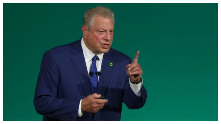 Al Gore califica los adictivos algoritmos de las redes sociales de «equivalente digital de los AR-15»