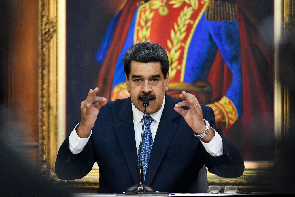 Maduro anuncia cierre de la Embajada y consulados de Venezuela en Ecuador