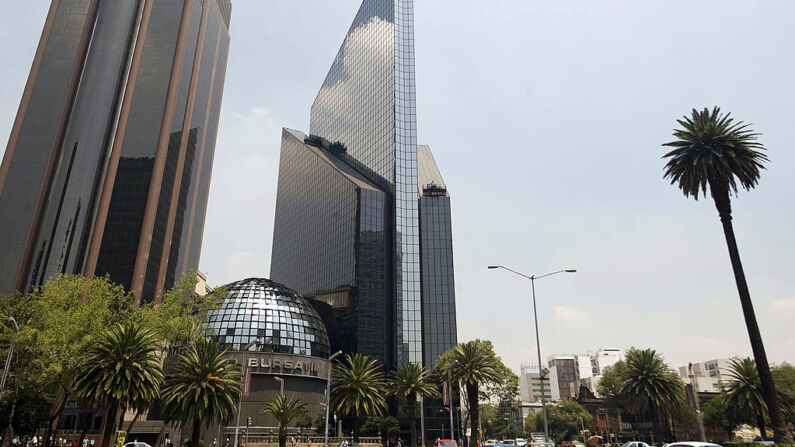 Vista de la Bolsa Mexicana de Valores (BMV) en la Ciudad de México, el 8 de agosto de 2011. (ALFREDO ESTRELLA/AFP via Getty Images)