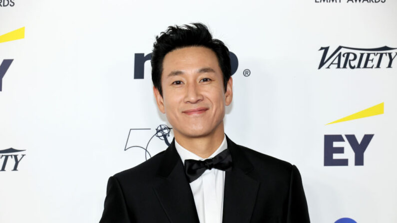 El actor Lee Sun-kyun asiste a la 50ª edición de los Premios Emmy Internacionales en el New York Hilton Midtown el 21 de noviembre de 2022 en Nueva York. (Dia Dipasupil/Getty Images)
