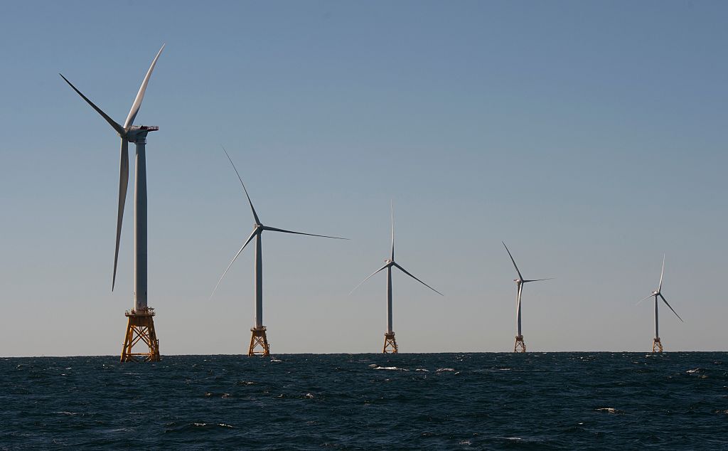Habitantes de Rhode Island presentan una demanda para bloquear un proyecto de turbinas eólicas marinas