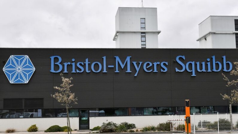 La planta farmacéutica de Bristol Myers Squibb del grupo francés UPSA (Union de pharmacologie scientifique appliquee) es fotografiada en Agen, suroeste de Francia, el 29 de marzo de 2018. (Georges Gobet/AFP vía Getty Images)