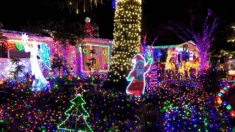 Las luces de Navidad alegran los barrios de California