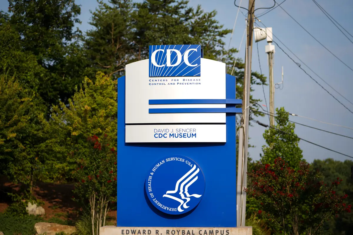 CDC publican directrices sobre ventilación para frenar propagación de COVID-19 e influenza