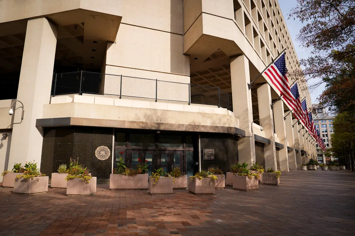 Legisladores de Virginia presionan para que se detenga la reubicación de la sede del FBI